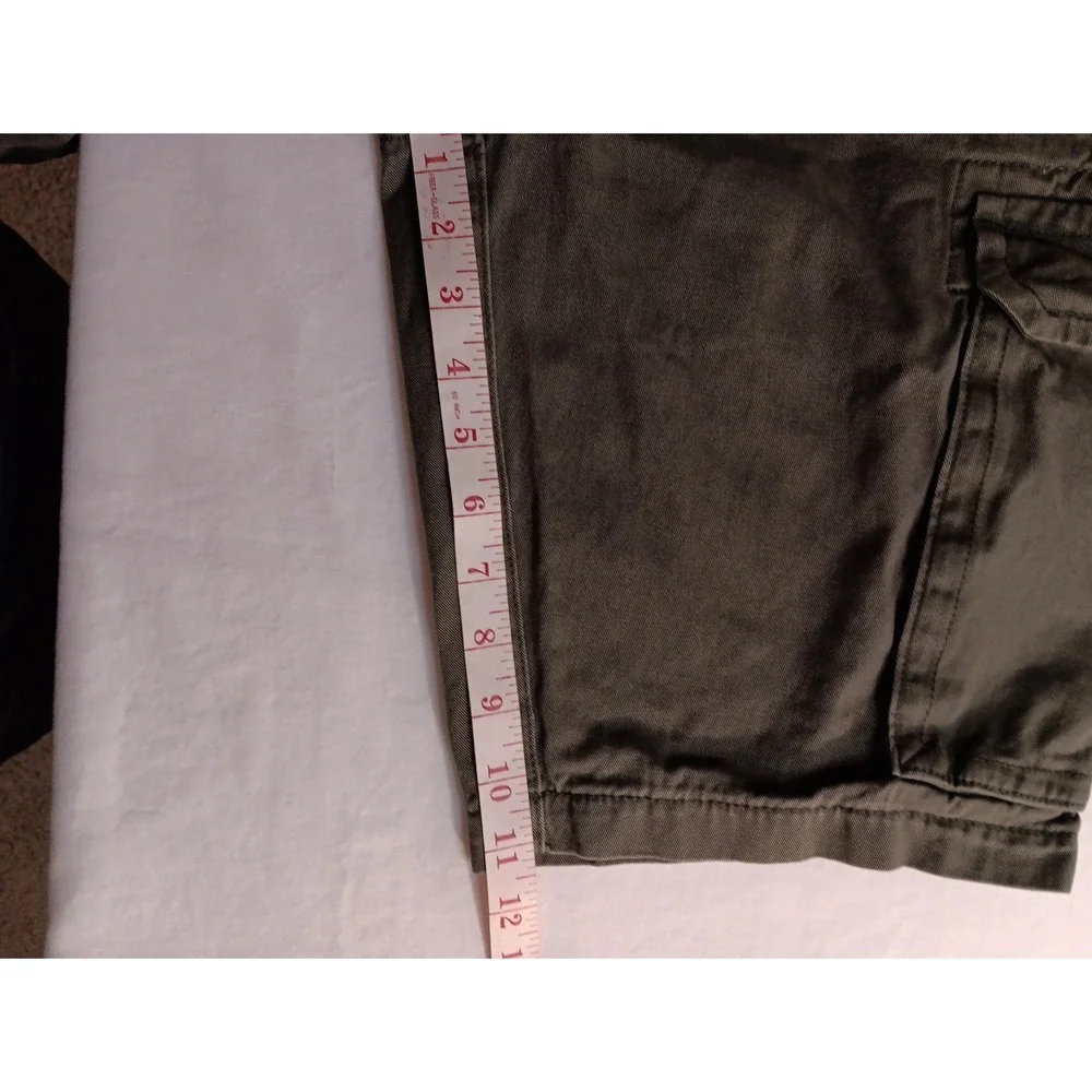 True Religion Men's Cargo Shorts Sz 30 Olive Green Flap Pockets  2 Snags See Pic